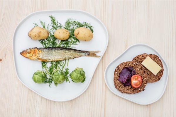⁦צלחת הגשה פינית בעבודת יד TonFisk⁩ – תמונה ⁦2⁩
